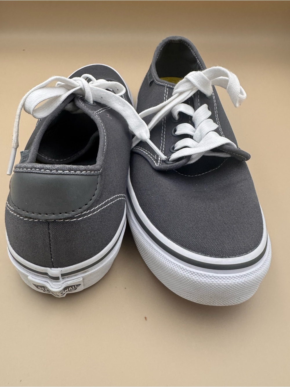 Vans Women’s Classic Gray Canvas Low-Top Ortholite Sneakers size: 9 - Picture 2 of 8
